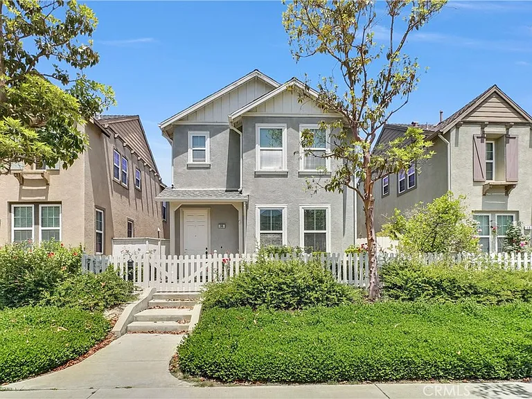 14 Conservatory Dr — Photo 1