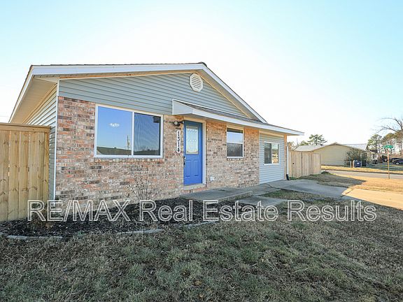 3rd image of 1314 W Margaret Pl
