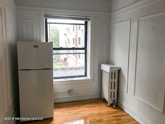 3rd image of 4625 N Winchester Ave APT 219