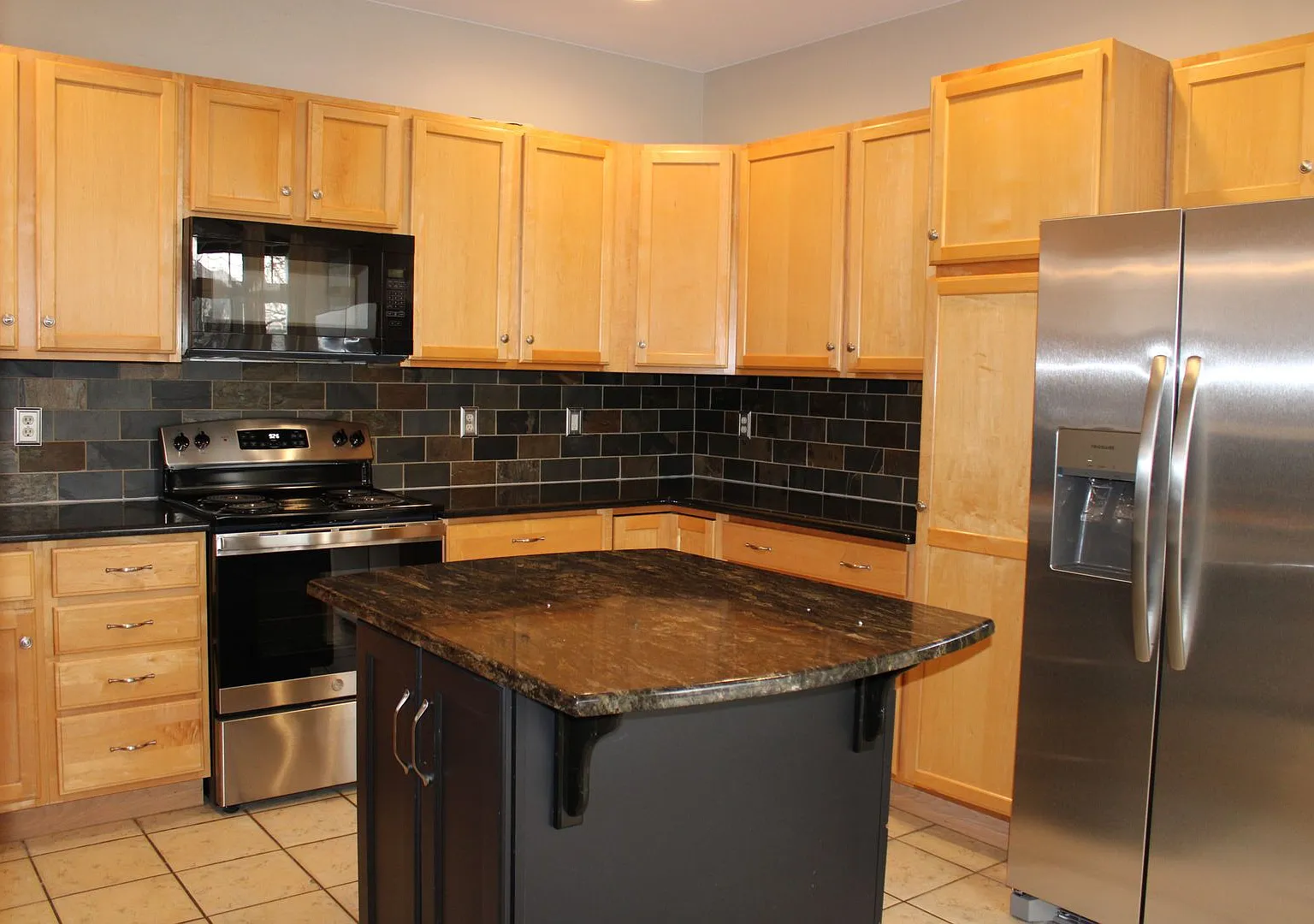 Room to Live, Work & Relax | Spacious 3 Bedroom Home — Photo 3