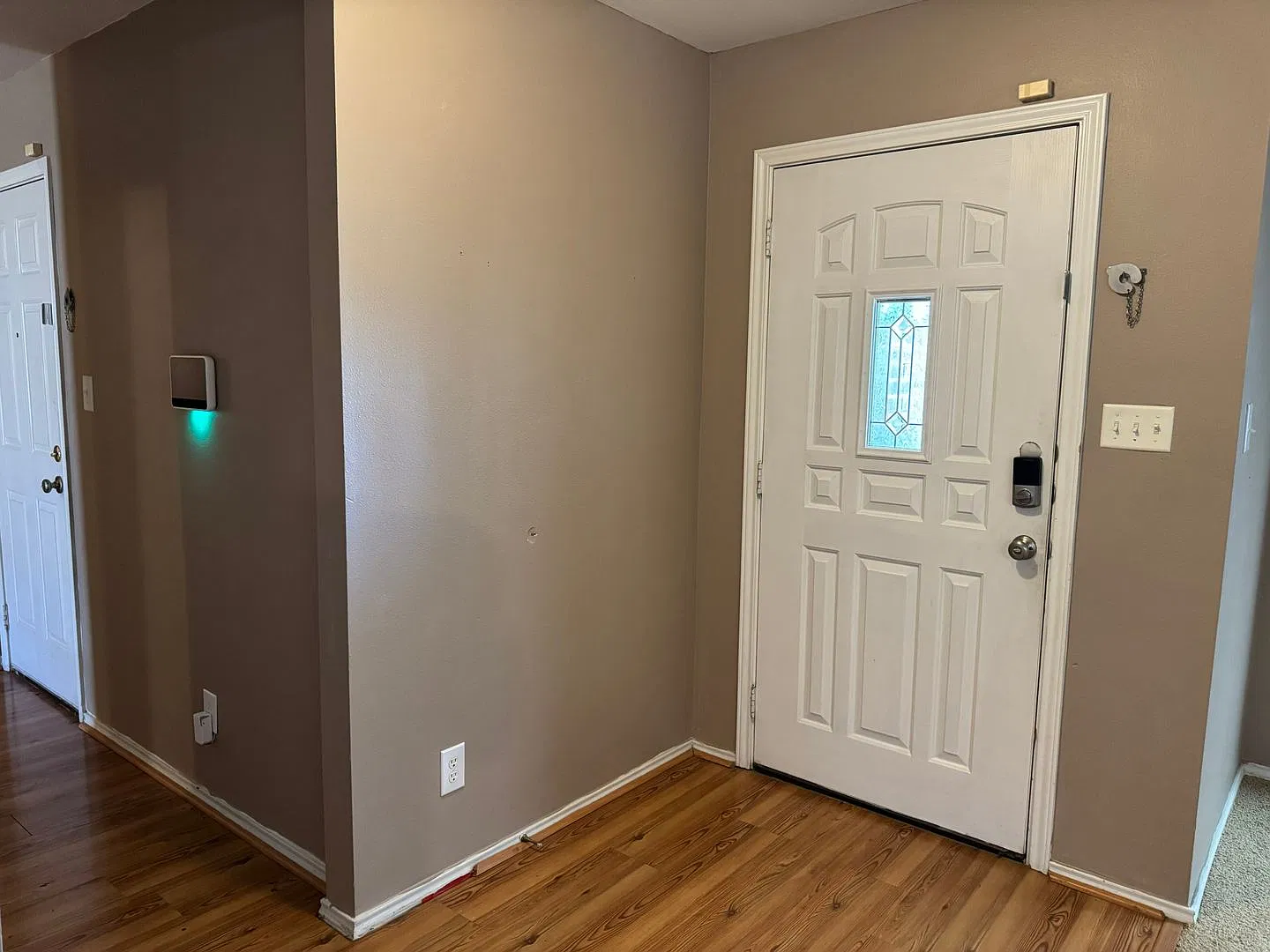 Welcome home to 25607 Crimson Beauty! — Photo 2