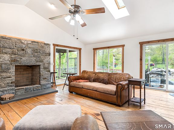 4th image of 254 Beaver Hill Road
