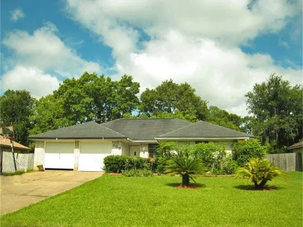 103 Sugar Cane Trce, Lake Jackson, TX 77566