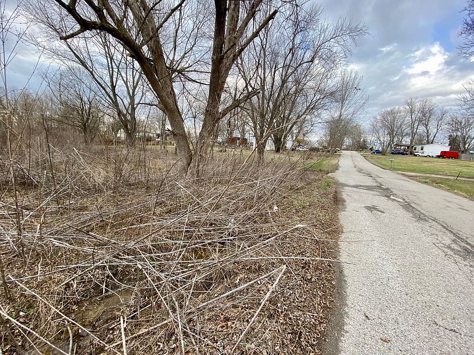 2nd image of 267 Manor Dr