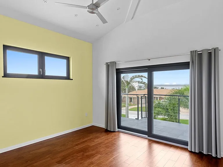 3001 John Anderson Dr — Photo 18