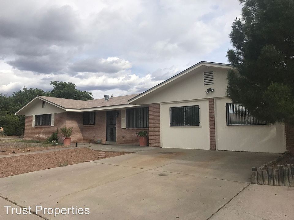 1st image of 1680 Valencia Dr