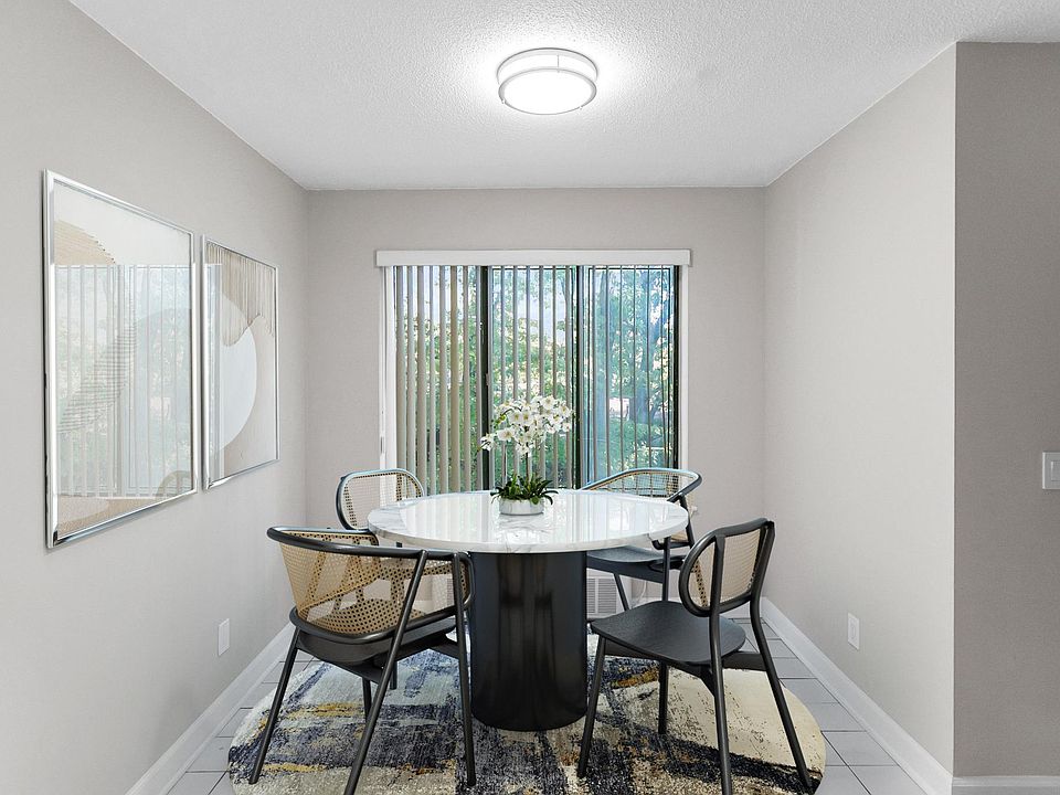 2nd image of 121 Wellington Ct #3Z