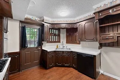 1903 Skylark Dr — Photo 25