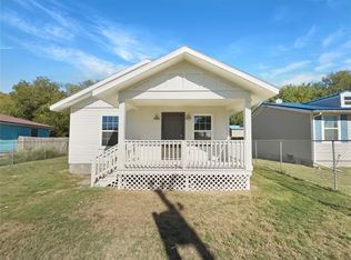 224 Spring Valley Cir, Azle, TX 76020