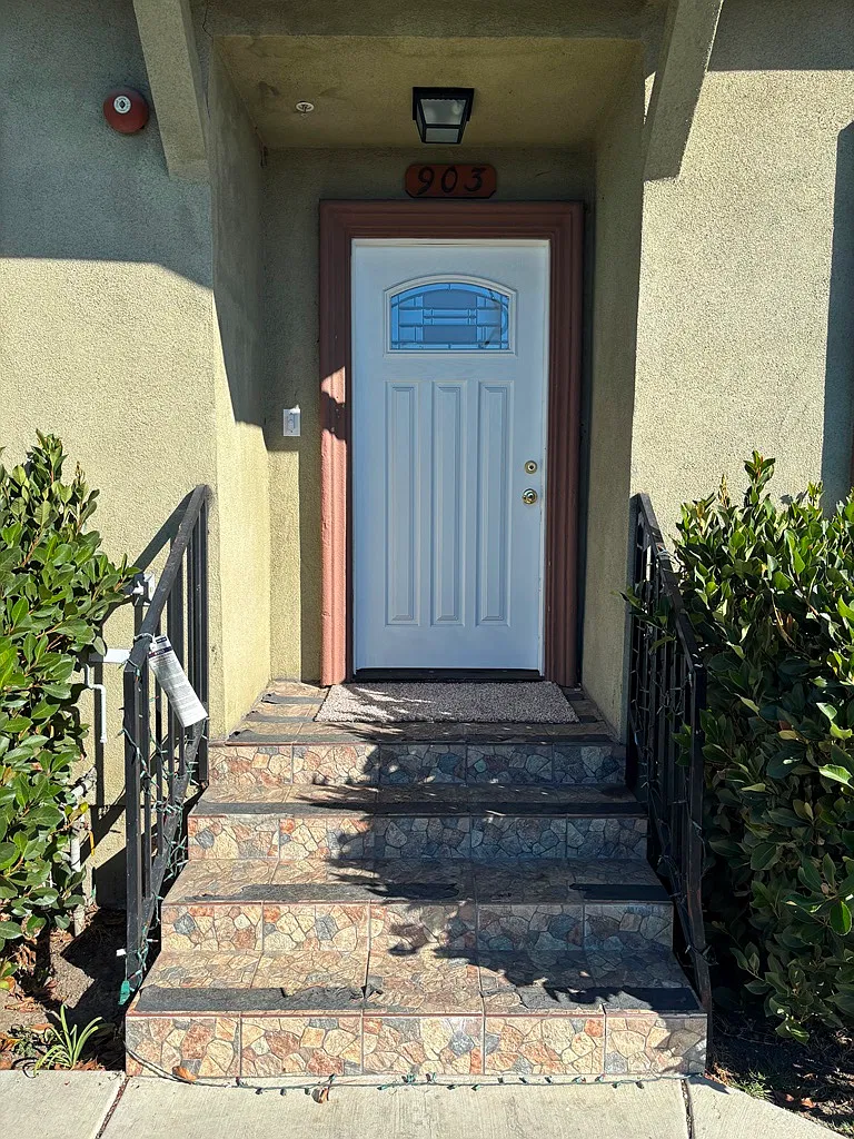 5 bed, 1755 sqft, $4,000 — Photo 2