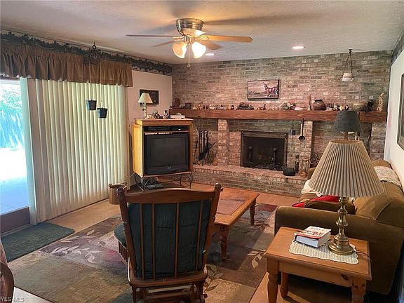 4th image of 16976 Bear Creek Ln