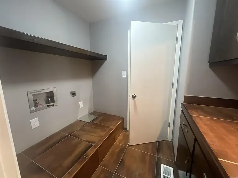 2135 Pine Hill Cir — Photo 11