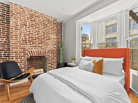 3rd image of 75 Pineapple St APT 3B