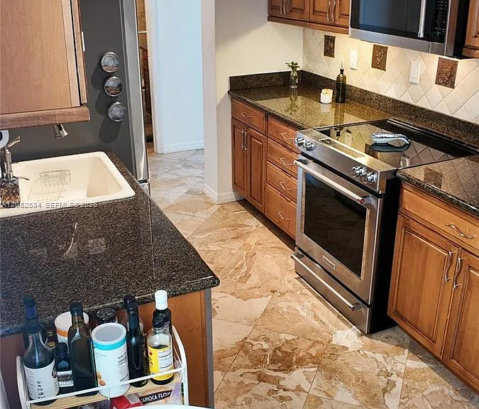 900 Greensward Ln #111-G — Photo 13