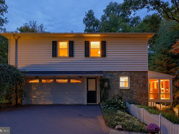 4th image of 1222 Hillcrest Rd