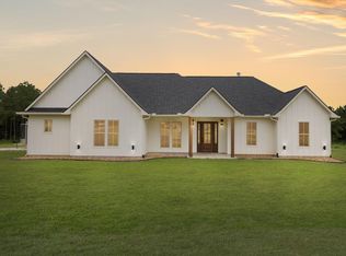 303 Bonfire Bnd, Livingston, TX 77351