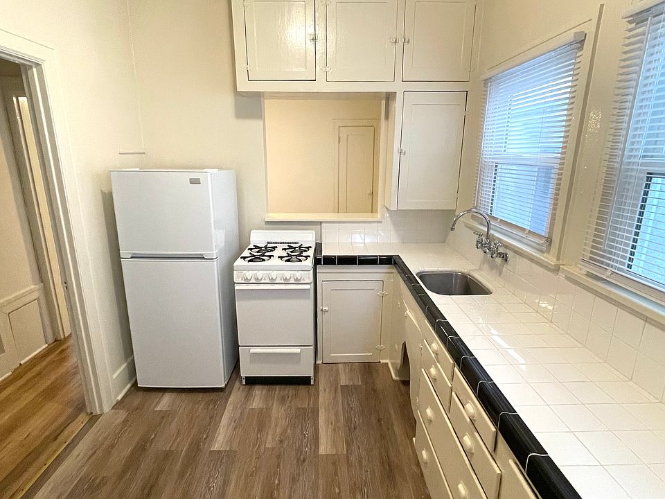 1st image of 00-2106 E Bermuda St #202