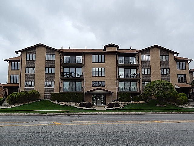 1st image of 4001 W 93rd Pl APT 4A