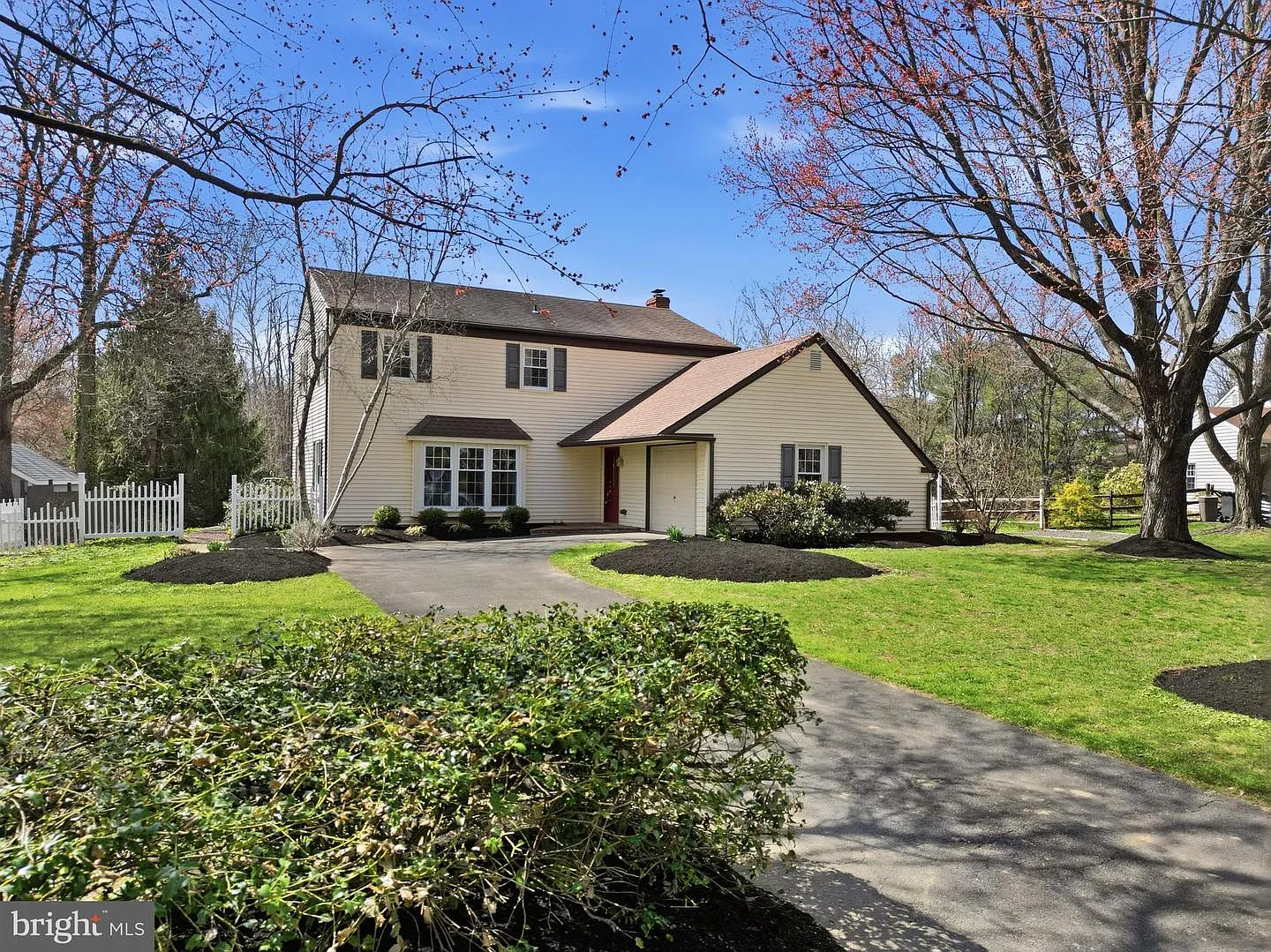 10 W Elizabeth Ln photo 1