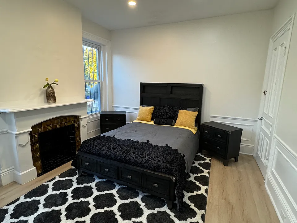 4 Montrose St #1