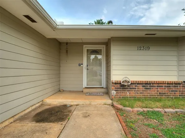 12319 SW 14th St, Yukon, OK 73099
