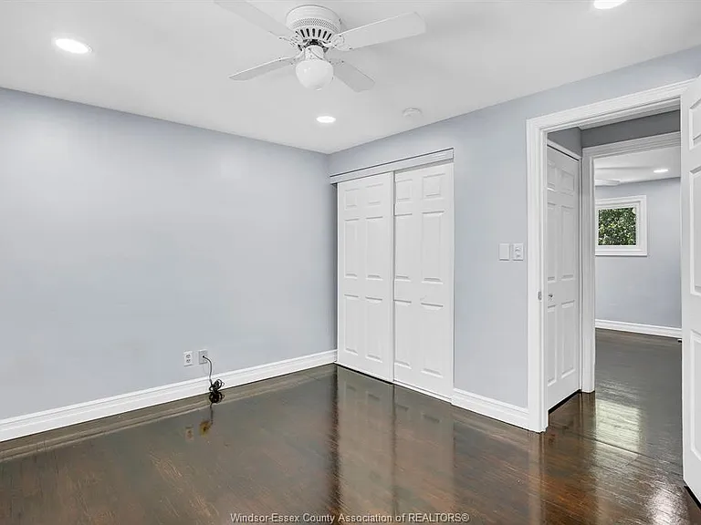 3964 Whitney Ave — Photo 23