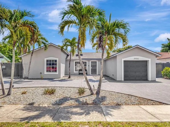 19361 NW 61st Ave, Hialeah, FL 33015