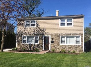 1428 Coolidge St, Bellmore, NY 11710