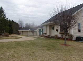 1098 W Deerfield Rd, Mount Pleasant, MI 48858