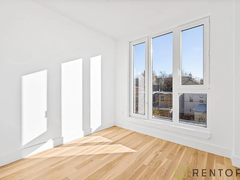 183 Ainslie St #2A — Photo 3