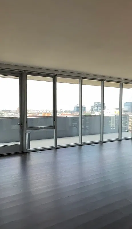 2 bed, 2.0 bath, 1060 sqft, $4,210 — Photo 2