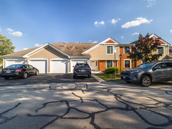 391 Thornhill Ct APT B1, Schaumburg, IL 60193