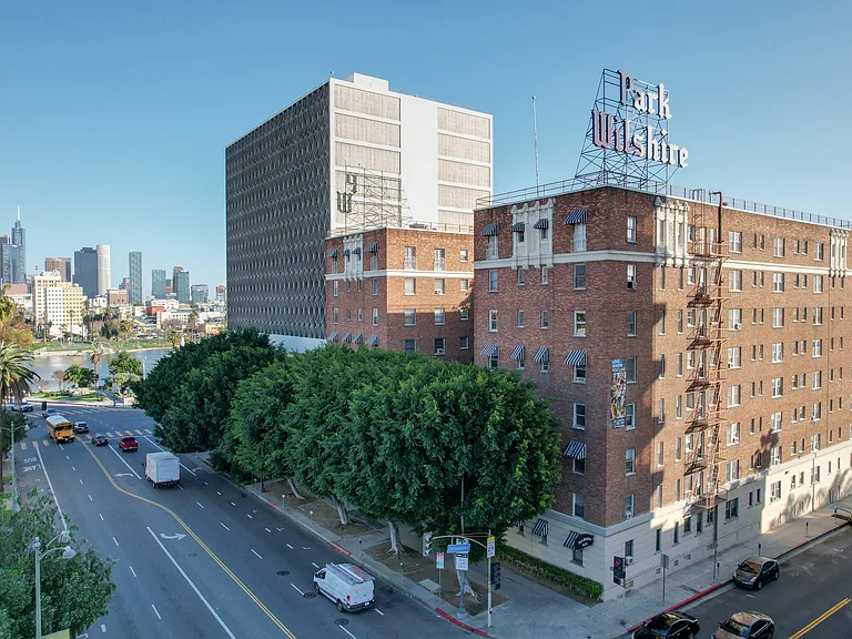 Park Wilshire — Photo 22