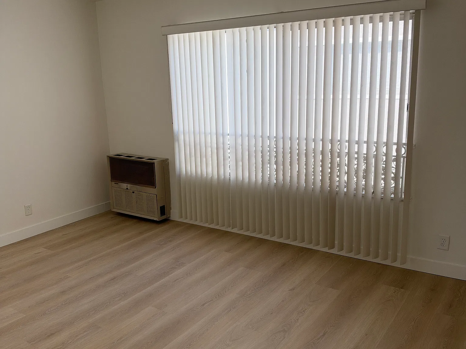 Studio, 395 sqft, $1,850 — Photo 3
