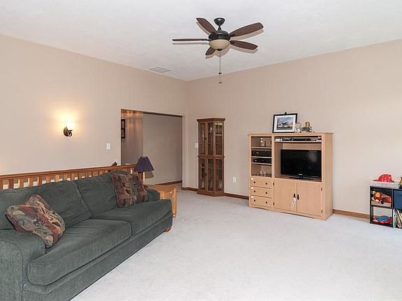 4th image of 4555 Hammerstone Ct