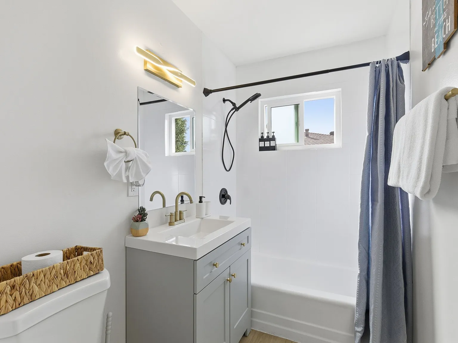 2 bed, 1.0 bath, $3,799 — Photo 3