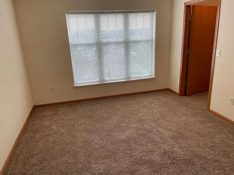 Door Creek Apartments — Photo 16