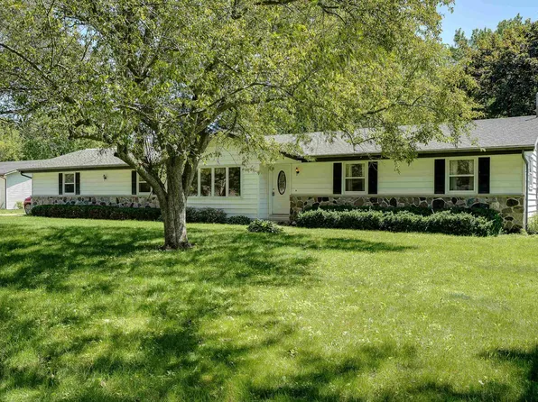 9108 N County Road H, Edgerton, WI 53534