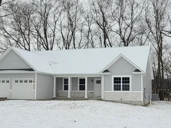 118 Fox Lair Ln Lot 1, Summit Point, WV 25446
