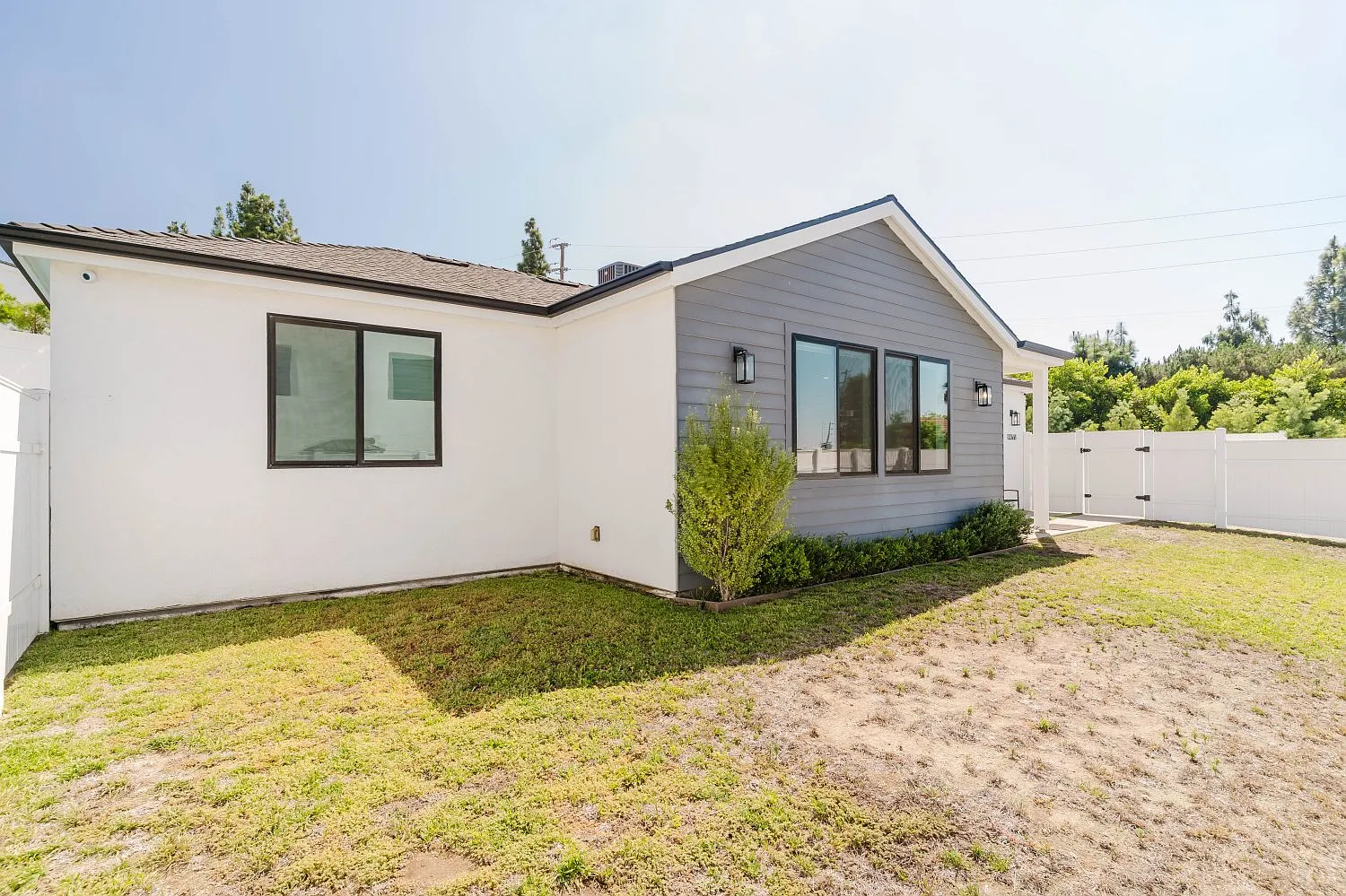 2 bed, 1200 sqft, $4,000 — Photo 3