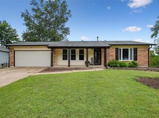 911 Summer Leaf Dr, Saint Peters, MO 63376