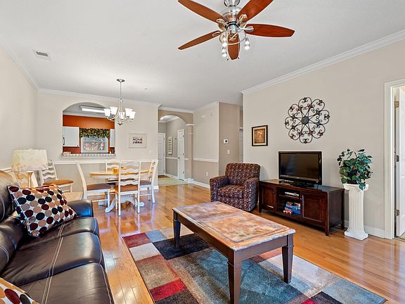 5th image of 5825 Catalina Dr. #1022