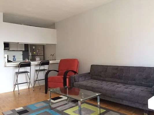 Rented by Fischer Group Realty, LLC | media 10