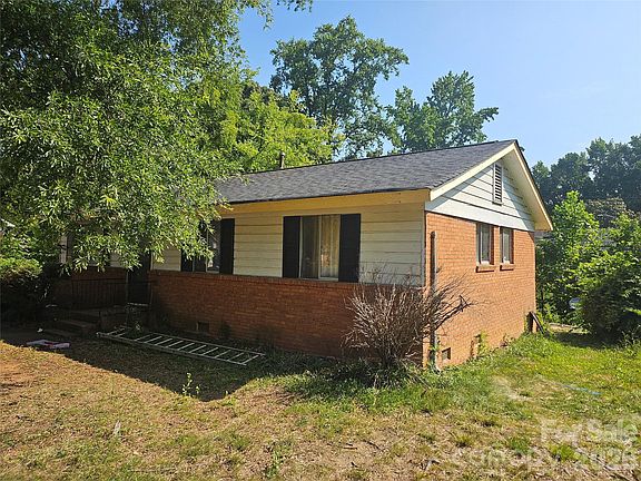 2nd image of 5415 Dennis Ct