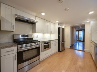 18 Beacon Pl #18, Melrose, MA 02176