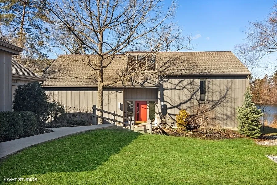 678 Old Barn Rd APT A photo 1