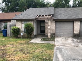 8922 Fall River Dr, San Antonio, TX 78250