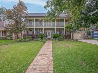 2 Tudor Ln, River Ridge, LA 70123