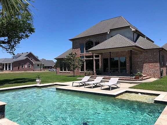 2nd image of 400 Tigerlily Dr