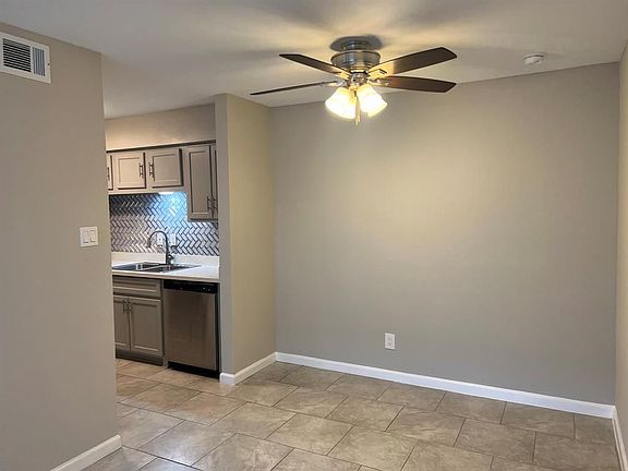 4th image of 5550 N Braeswood Blvd APT 38